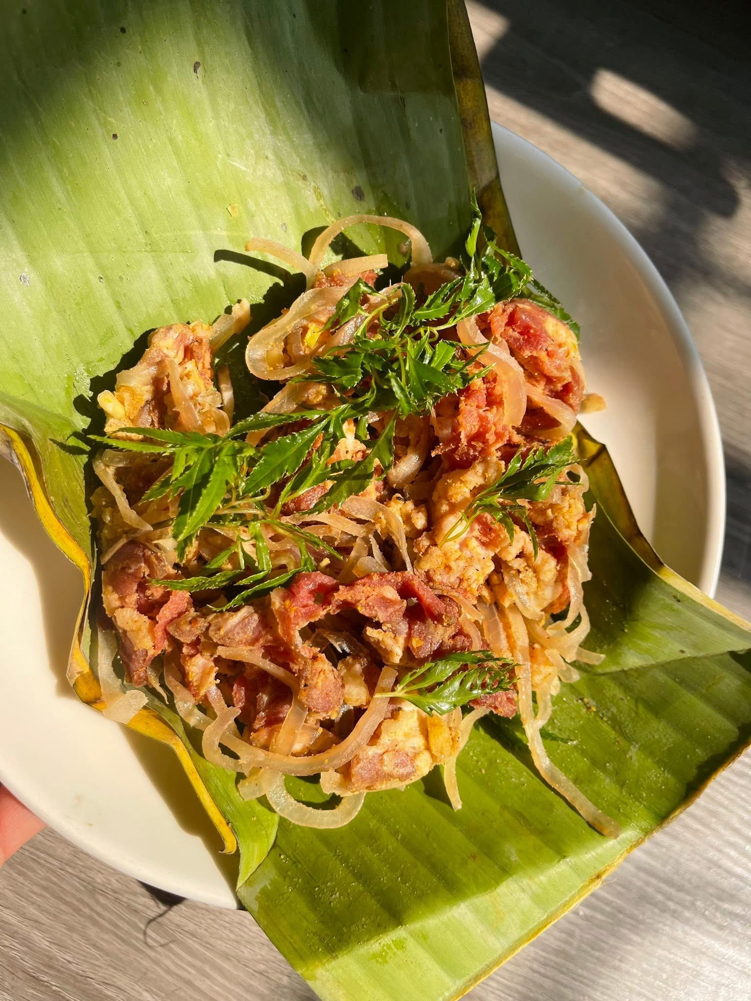 Cận cảnh nem nướng thơm ngon - Ảnh 2